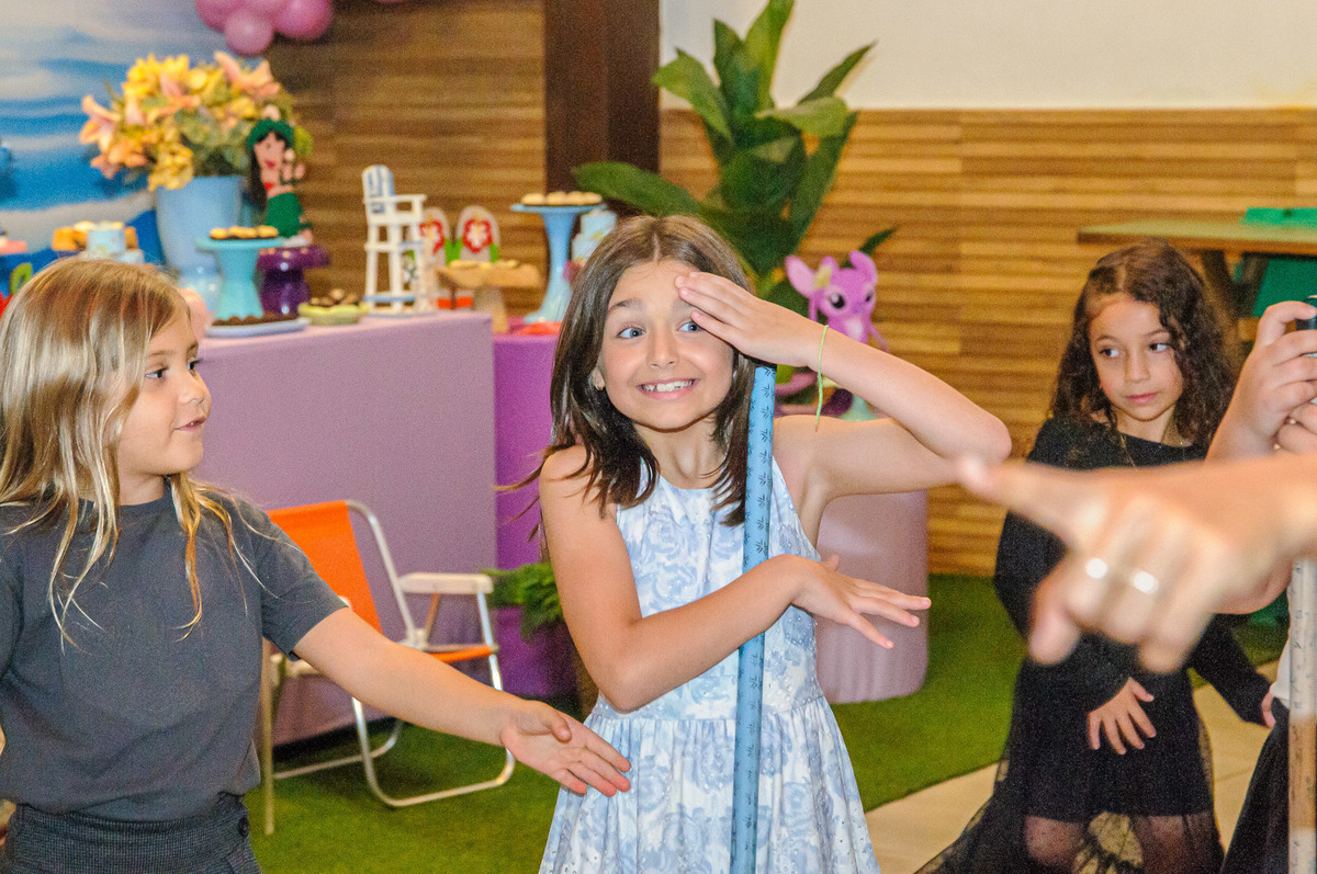 malu-8-anos-lilo-stitch-casa-eco-botafogo-zona-sul-carol-salermo-fotografia-afetiva-lifestyle-rio-de-janeiro