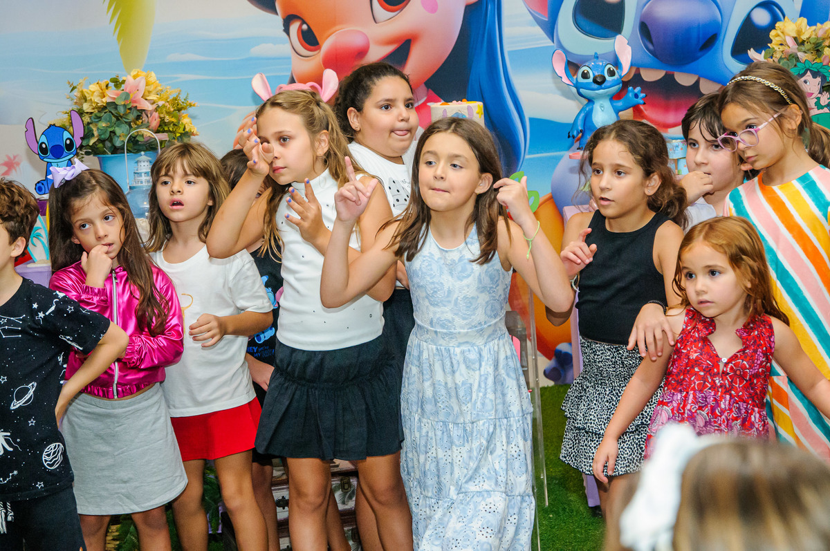 malu-8-anos-lilo-stitch-casa-eco-botafogo-zona-sul-carol-salermo-fotografia-afetiva-lifestyle-rio-de-janeiro