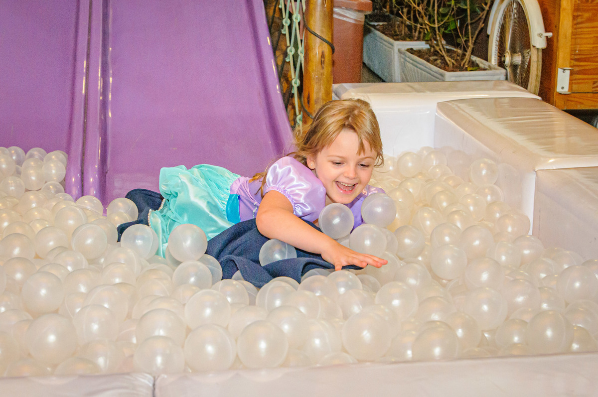 festa-infantil-pequena-sereia-ariel-eric-sebastiao-linguado-quintal-aventura-acompanhamento-carol-salermo-fotografia-afetiva-lifestyle-rio-de-janeiro