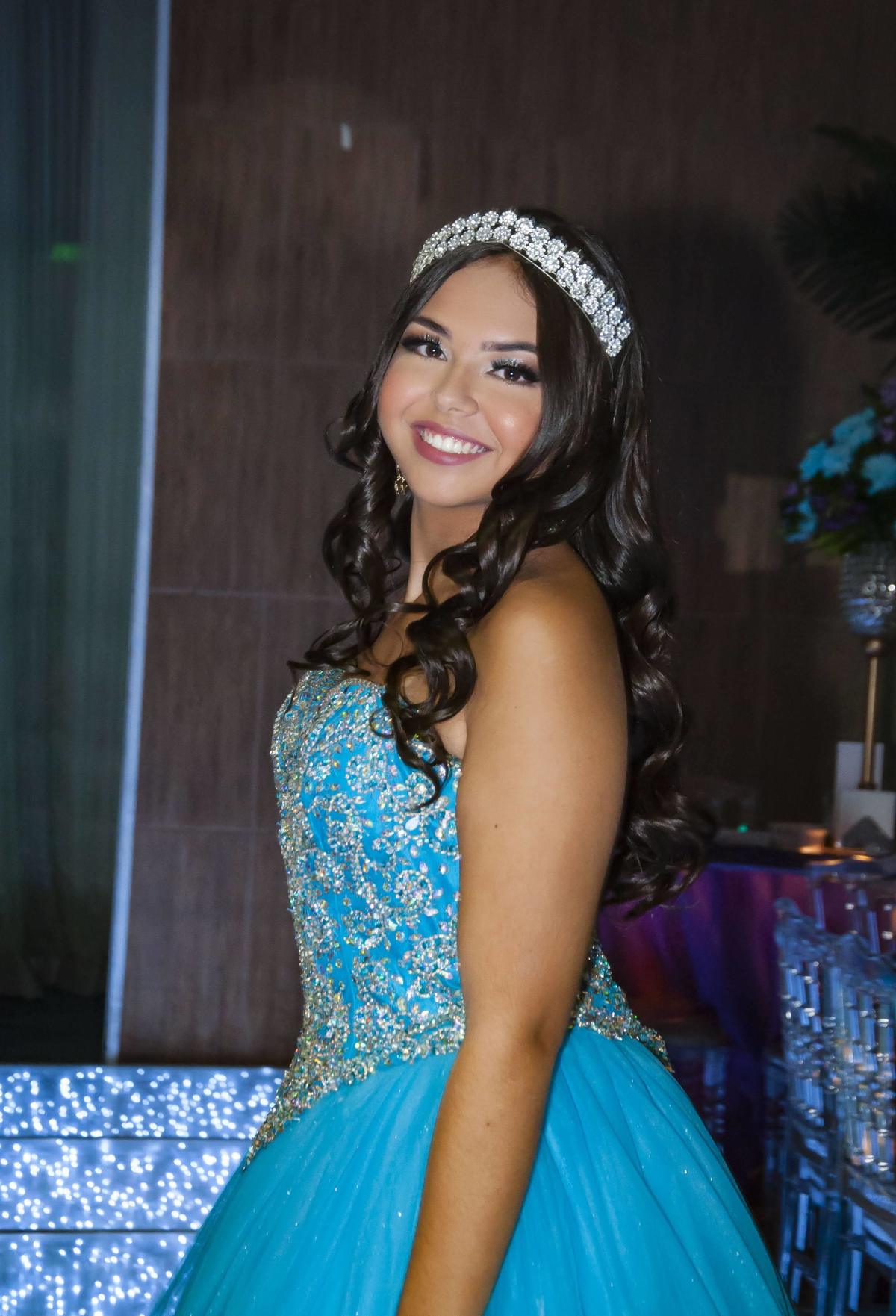 festa-debutante-XVanos-adolescente-mocinha-transição-makingoff-casa525-vista-alegre-zona-norte-rio-janeiro-carol-salermo-fotografia-afetiva