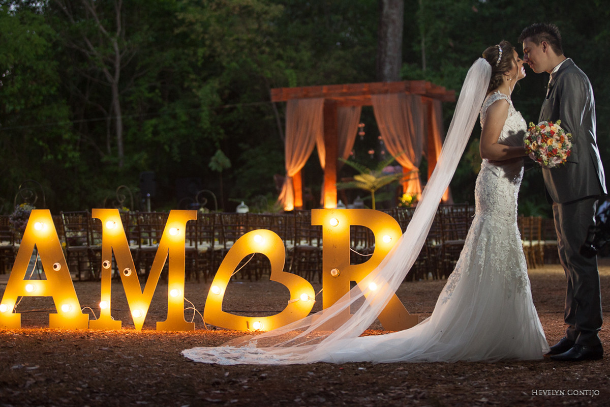 Casamento em Goiânia Lidhiane e Jefferson. E os anjos catam esse amor!