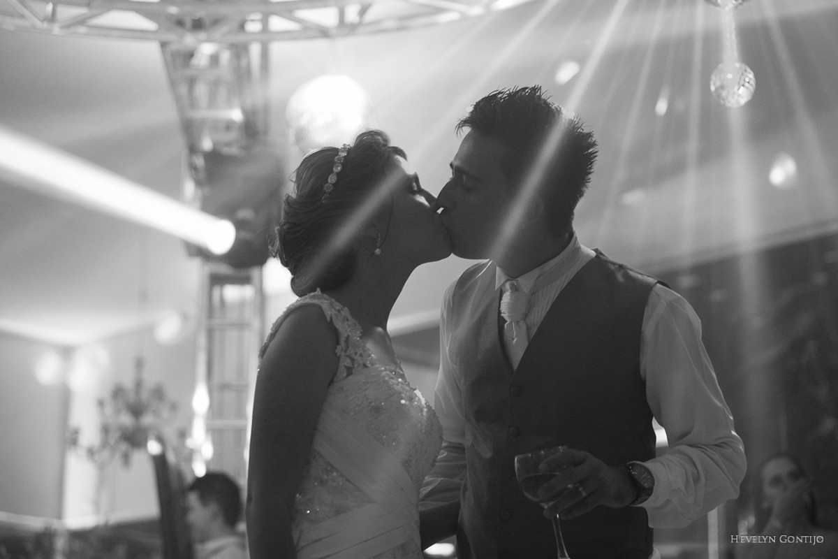 Casamento em Goiânia Lidhiane e Jefferson. E os anjos catam esse amor!