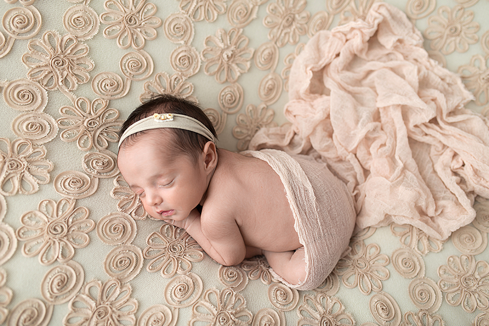 Ensaio newborn, estudio de fotografia de recem nascidos, fotografia de newborn, fotos de bebes, ensaio de recém nascidos. Estúdio especializado em Newborn, baby.
