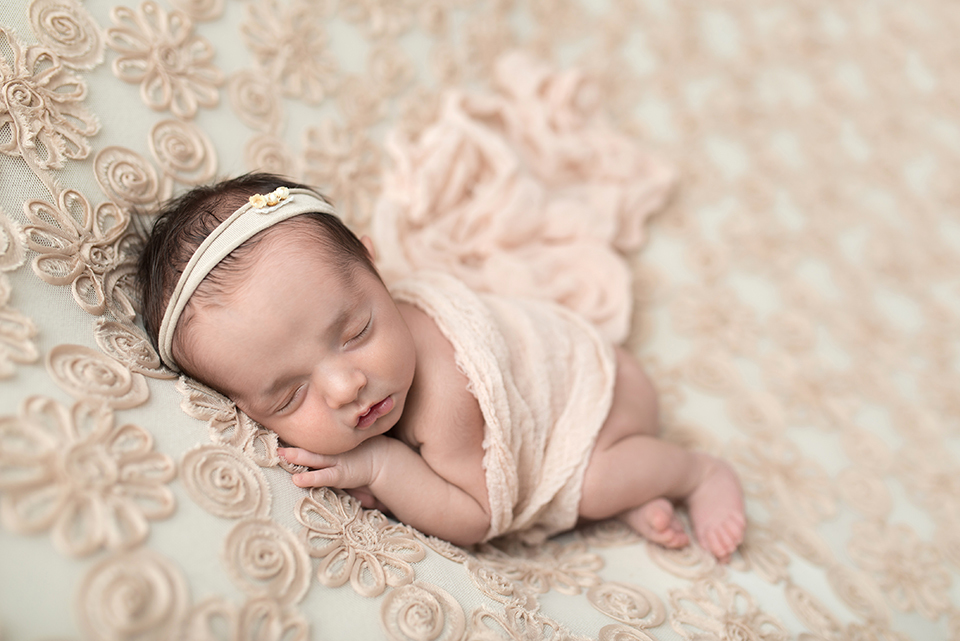 Ensaio newborn, estudio de fotografia de recem nascidos, fotografia de newborn, fotos de bebes, ensaio de recém nascidos. Estúdio especializado em Newborn, baby.
