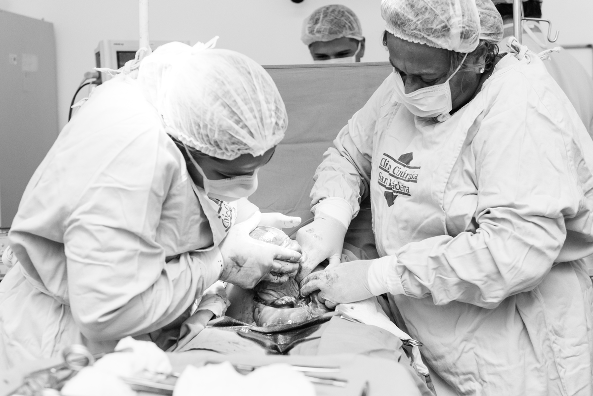 
Fotografia de parto; cobertura de parto; registro fotografico de parto; fotografa especializada em partos; parto cesárea; parto natural; parto humanizado; maternidade Sana Lucia