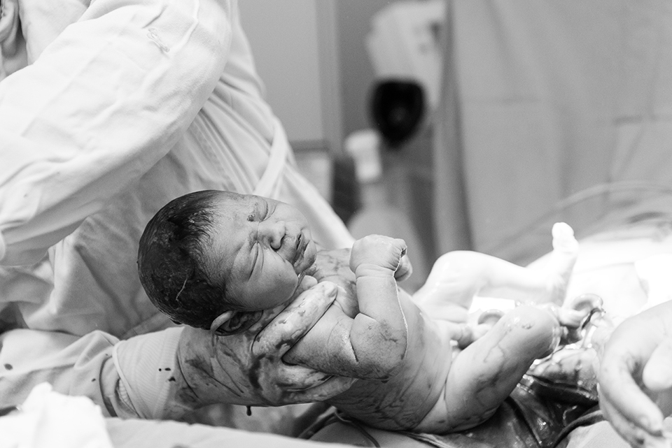 
Fotografia de parto; cobertura de parto; registro fotografico de parto; fotografa especializada em partos; parto cesárea; parto natural; parto humanizado; maternidade Sana Lucia