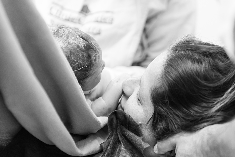 
Fotografia de parto; cobertura de parto; registro fotografico de parto; fotografa especializada em partos; parto cesárea; parto natural; parto humanizado; maternidade Sana Lucia