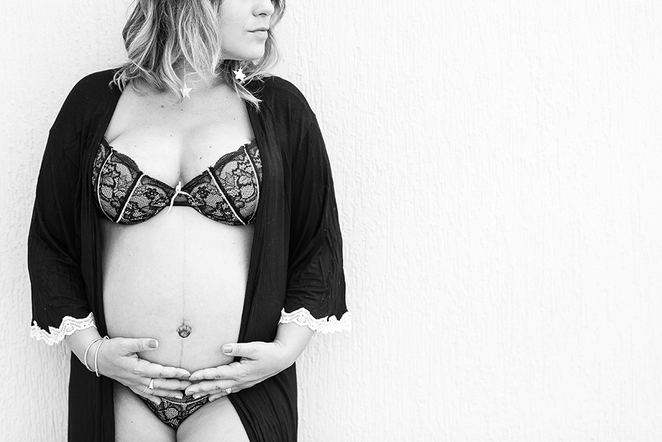 Ensaio-de-gestante-no-rio-de-janeiro; fotografia-de-gestante; fotografa-de-gestante-no-rio-de-janeiro; ensaio-de-gestante-lifestyle; ensaio-de-gestante-externo; estúdio-fotográfico-rio-de-janeiro; book-de-gestante, ensaio-de-gestante-intimista