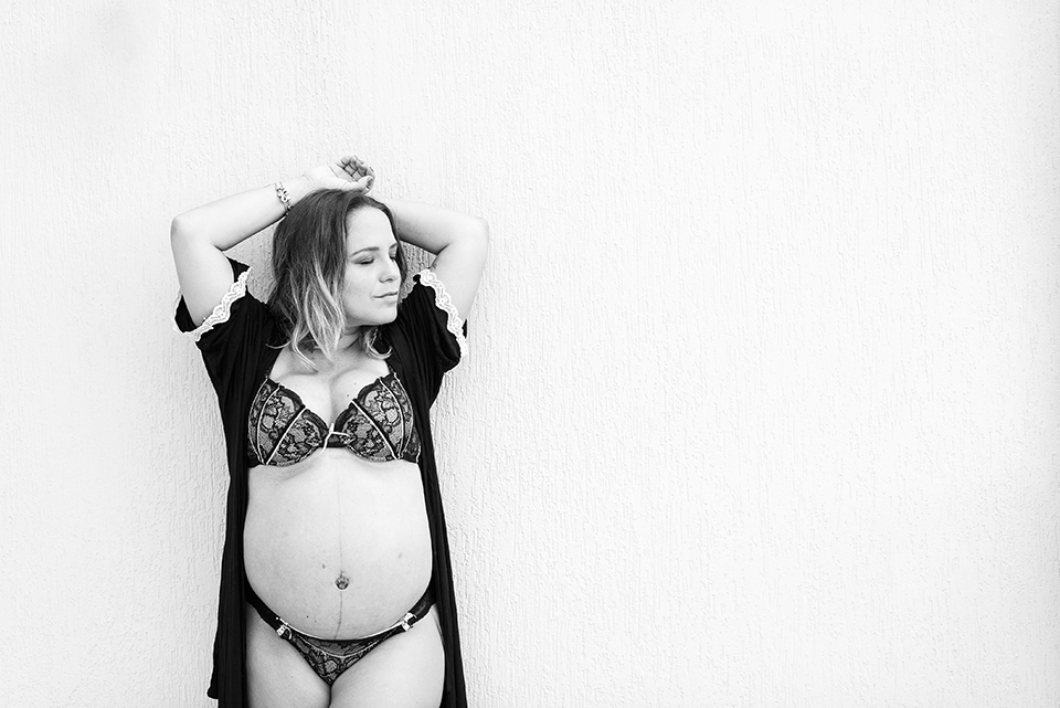 Ensaio-de-gestante-no-rio-de-janeiro; fotografia-de-gestante; fotografa-de-gestante-no-rio-de-janeiro; ensaio-de-gestante-lifestyle; ensaio-de-gestante-externo; estúdio-fotográfico-rio-de-janeiro; book-de-gestante, ensaio-de-gestante-intimista