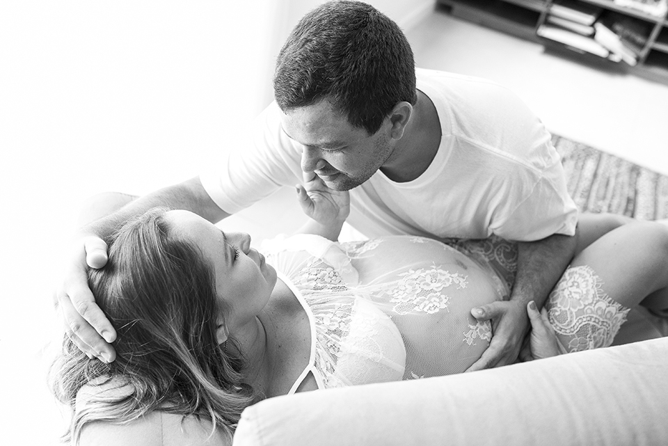 Ensaio-de-gestante-no-rio-de-janeiro; fotografia-de-gestante; fotografa-de-gestante-no-rio-de-janeiro; ensaio-de-gestante-lifestyle; ensaio-de-gestante-externo; estúdio-fotográfico-rio-de-janeiro; book-de-gestante, ensaio-de-gestante-intimista