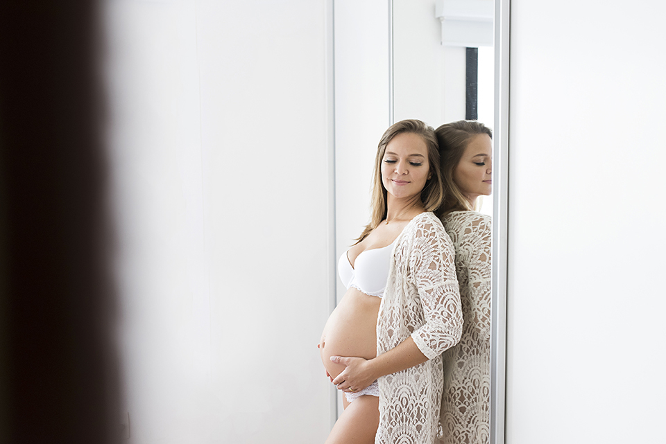 Ensaio-de-gestante-no-rio-de-janeiro; fotografia-de-gestante; fotografa-de-gestante-no-rio-de-janeiro; ensaio-de-gestante-lifestyle; ensaio-de-gestante-externo; estúdio-fotográfico-rio-de-janeiro; book-de-gestante, ensaio-de-gestante
