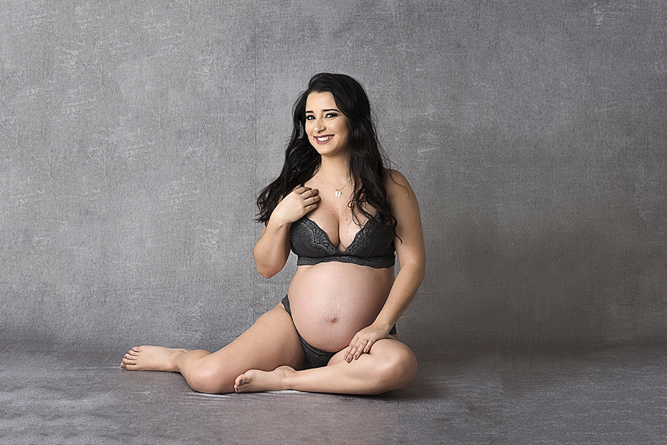 Ensaio-de-gestante-no-rio-de-janeiro; fotografia-de-gestante; fotografa-de-gestante-no-rio-de-janeiro; ensaio-de-gestante-lifestyle; ensaio-de-gestante-externo; estúdio-fotográfico-rio-de-janeiro; book-de-gestante, ensaio-de-gestante-intimista; ensaio-de-