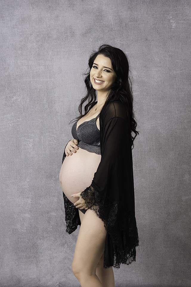 Ensaio-de-gestante-no-rio-de-janeiro; fotografia-de-gestante; fotografa-de-gestante-no-rio-de-janeiro; ensaio-de-gestante-lifestyle; ensaio-de-gestante-externo; estúdio-fotográfico-rio-de-janeiro; book-de-gestante, ensaio-de-gestante-intimista; ensaio-de-
