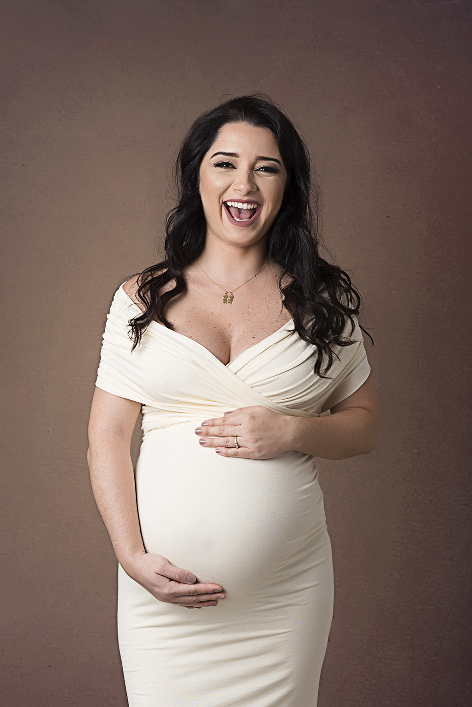 Ensaio-de-gestante-no-rio-de-janeiro; fotografia-de-gestante; fotografa-de-gestante-no-rio-de-janeiro; ensaio-de-gestante-lifestyle; ensaio-de-gestante-externo; estúdio-fotográfico-rio-de-janeiro; book-de-gestante, ensaio-de-gestante-intimista; ensaio-de-