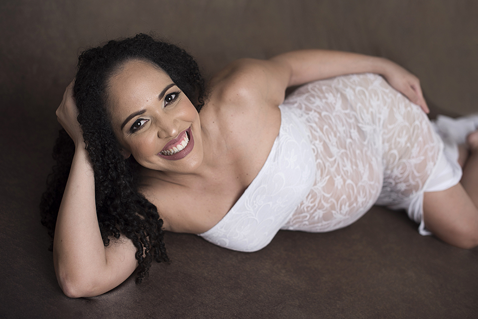 Ensaio-de-gestante-no-rio-de-janeiro; fotografia-de-gestante; fotografa-de-gestante-no-rio-de-janeiro; ensaio-de-gestante-lifestyle; ensaio-de-gestante-externo; estúdio-fotográfico-rio-de-janeiro; book-de-gestante, ensaio-de-gestante-intimista; ensaio-de-