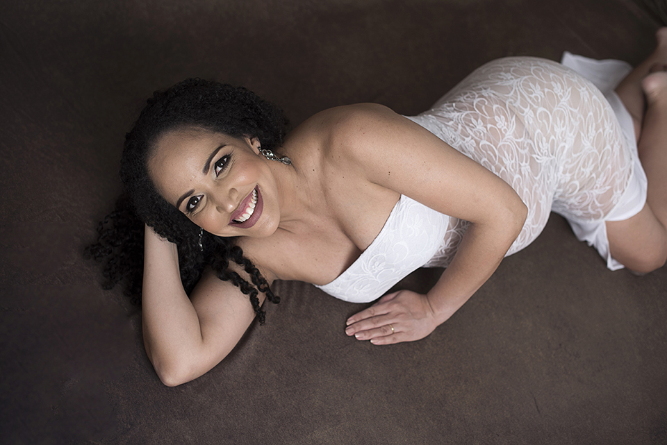 Ensaio-de-gestante-no-rio-de-janeiro; fotografia-de-gestante; fotografa-de-gestante-no-rio-de-janeiro; ensaio-de-gestante-lifestyle; ensaio-de-gestante-externo; estúdio-fotográfico-rio-de-janeiro; book-de-gestante, ensaio-de-gestante-intimista; ensaio-de-