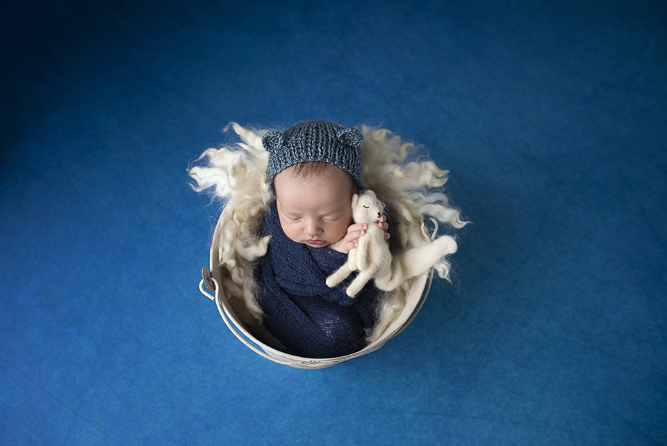 #fotografianewborn #newbornrj #newbron #fotografanewborn #newborphotos #newbornphotography #inspiredbycolors #maedemenina #maedemenino #maternidade #maesrj #instababy #bebes #ensaioderecemnascido #recemnascido #fotografanewborn #fotografadefamilia 