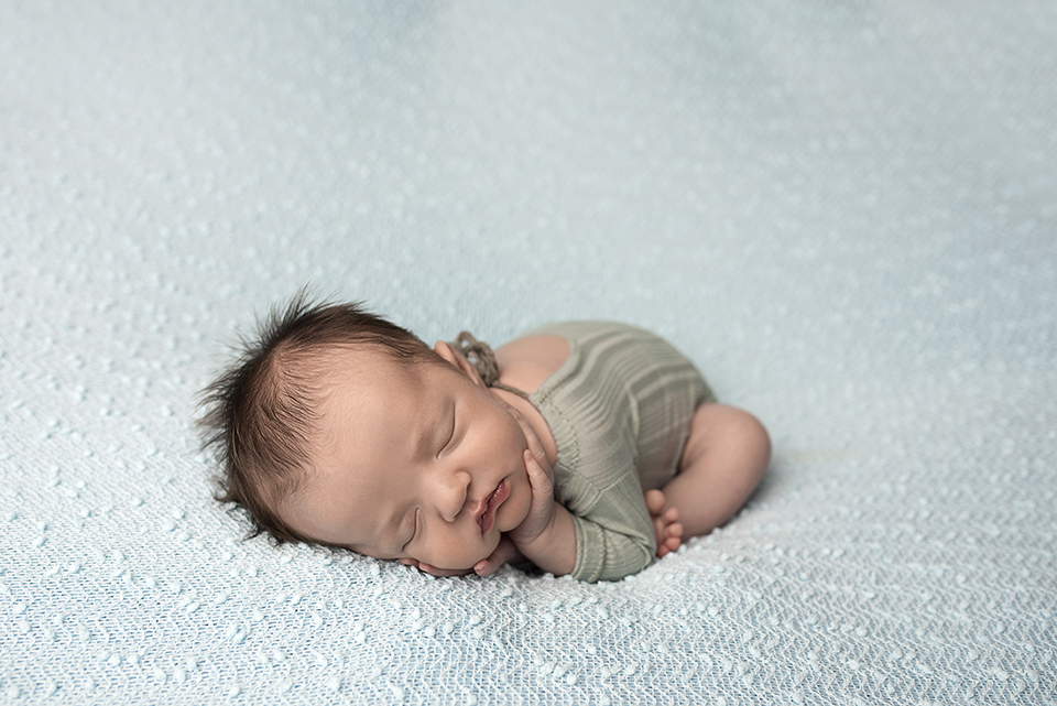 #fotografianewborn #newbornrj #newbron #fotografanewborn #newborphotos #newbornphotography #inspiredbycolors #maedemenina #maedemenino #maternidade #maesrj #instababy #bebes #ensaioderecemnascido #recemnascido #fotografanewborn #fotografadefamilia #fotogr