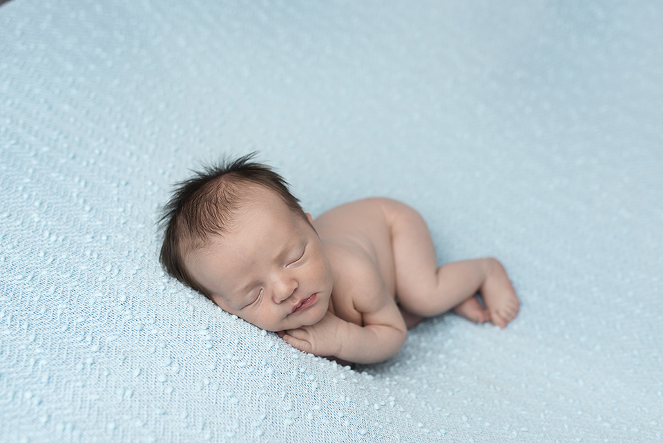 #fotografianewborn #newbornrj #newbron #fotografanewborn #newborphotos #newbornphotography #inspiredbycolors #maedemenina #maedemenino #maternidade #maesrj #instababy #bebes #ensaioderecemnascido #recemnascido #fotografanewborn #fotografadefamilia #fotogr