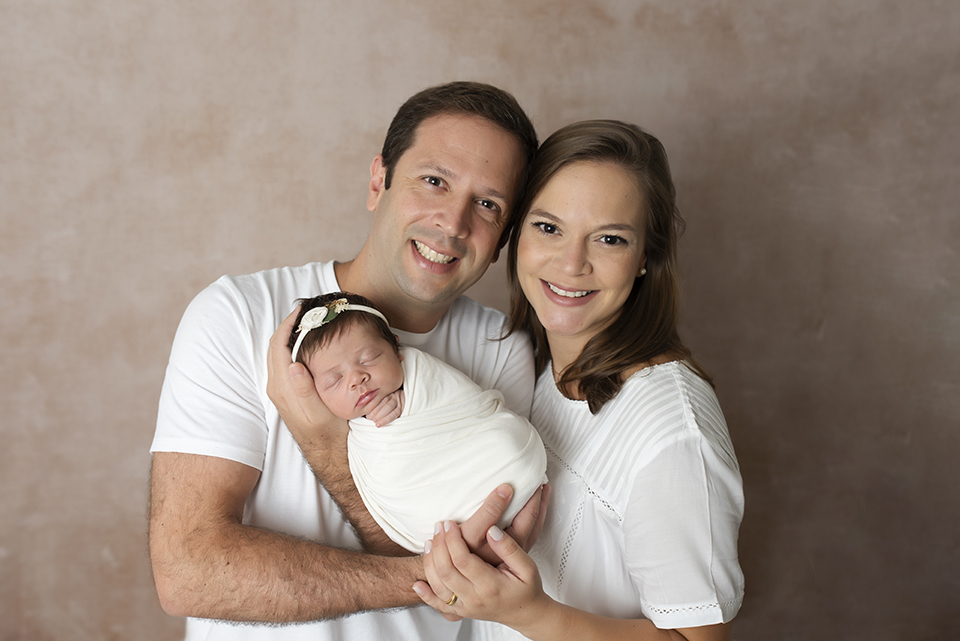 #fotografianewborn #newbornrj #newbron #fotografanewborn #newborphotos #newbornphotography #inspiredbycolors #maedemenina #maedemenino #maternidade #maesrj #instababy #bebes #ensaioderecemnascido #recemnascido #fotografanewborn #fotografadefamilia #fotogr