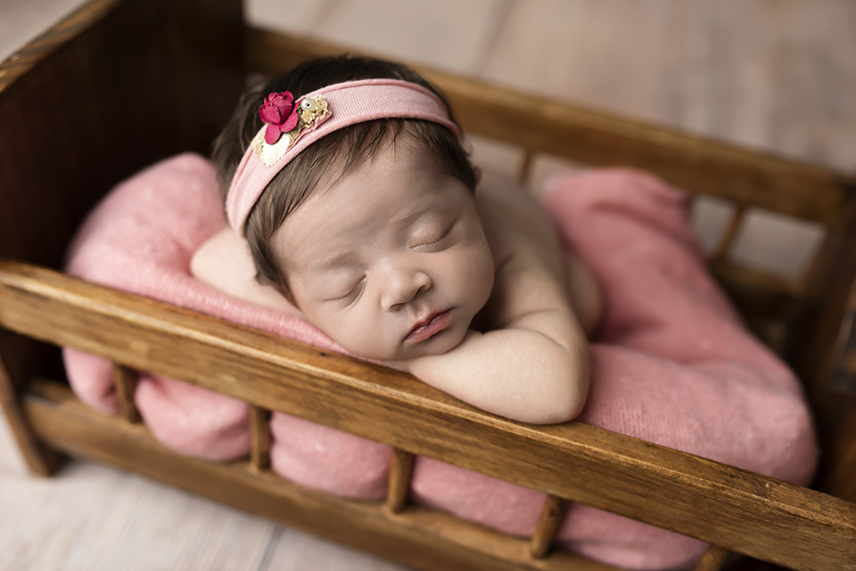 #fotografianewborn #newbornrj #newbron #fotografanewborn #newborphotos #newbornphotography #inspiredbycolors #maedemenina #maedemenino #maternidade #maesrj #instababy #bebes #ensaioderecemnascido #recemnascido #fotografanewborn #fotografadefamilia #fotogr