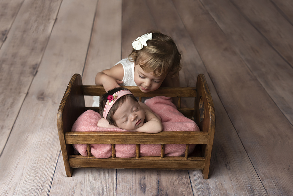 #fotografianewborn #newbornrj #newbron #fotografanewborn #newborphotos #newbornphotography #inspiredbycolors #maedemenina #maedemenino #maternidade #maesrj #instababy #bebes #ensaioderecemnascido #recemnascido #fotografanewborn #fotografadefamilia #fotogr