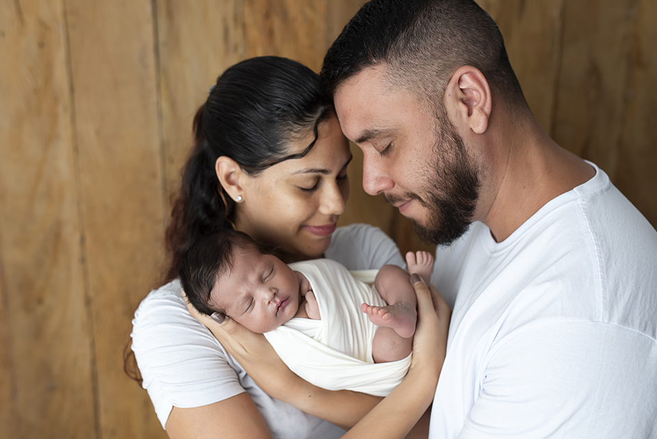 #fotografianewborn #newbornrj #newbron #fotografanewborn #newborphotos #newbornphotography #inspiredbycolors #maedemenina #maedemenino #maternidade #maesrj #instababy #bebes #ensaioderecemnascido #recemnascido #fotografanewborn #fotografadefamilia #fotogr