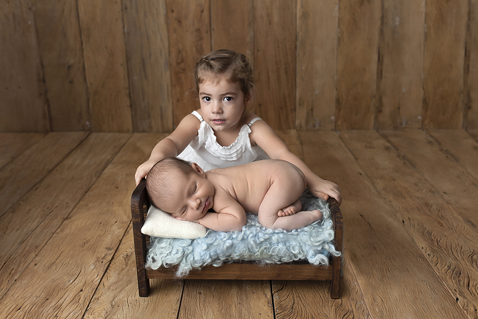 #fotografianewborn #newbornrj #newbron #fotografanewborn #newborphotos #newbornphotography #inspiredbycolors #maedemenina #maedemenino #maternidade #maesrj #instababy #bebes #ensaioderecemnascido #recemnascido #fotografanewborn #fotografadefamilia #fotogr