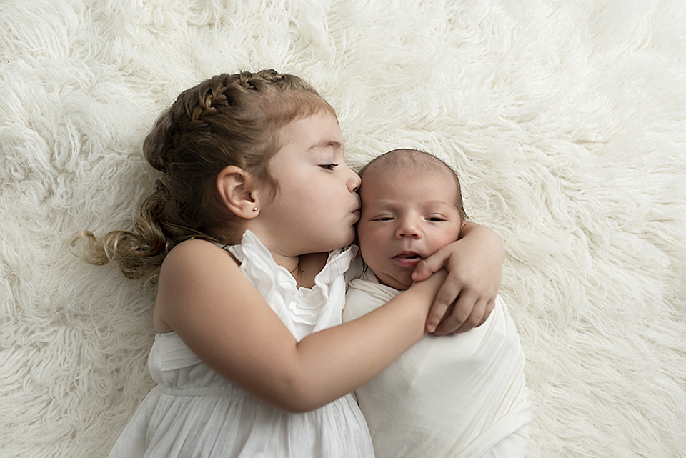 #fotografianewborn #newbornrj #newbron #fotografanewborn #newborphotos #newbornphotography #inspiredbycolors #maedemenina #maedemenino #maternidade #maesrj #instababy #bebes #ensaioderecemnascido #recemnascido #fotografanewborn #fotografadefamilia 