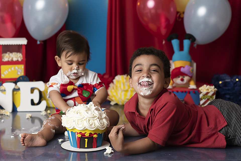 Smash_the_cake_circo