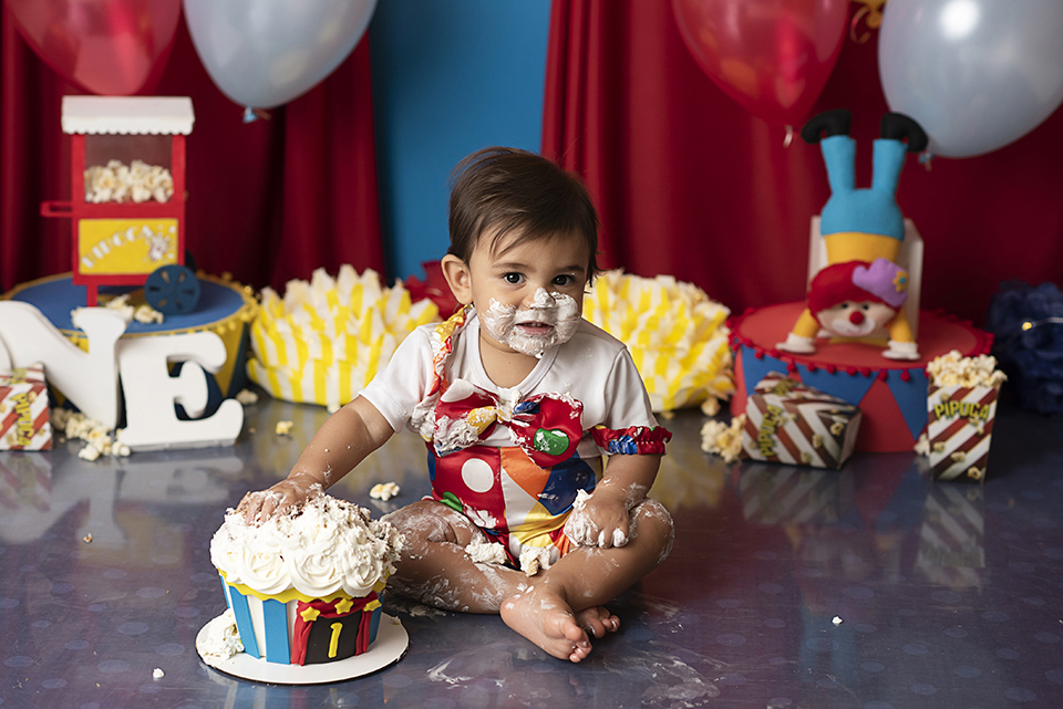 Smash_the_cake_circo