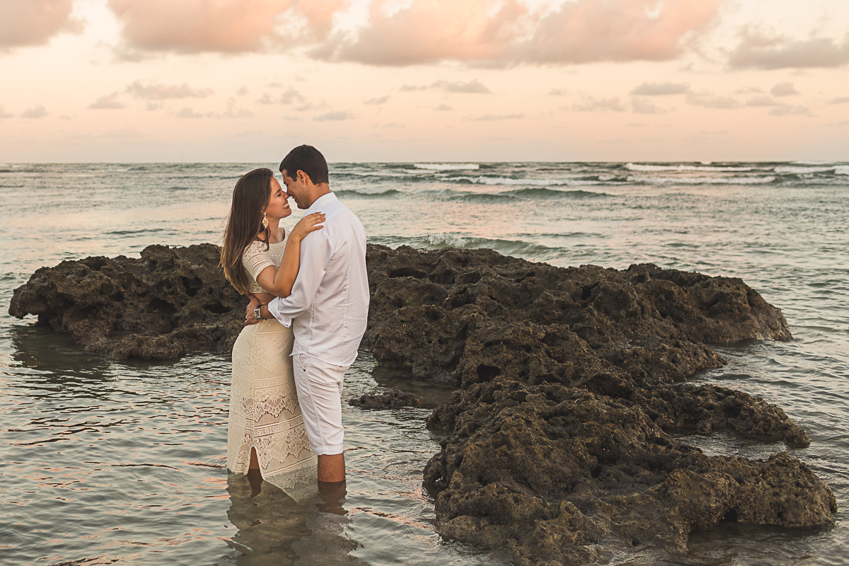 ensaio casal, pre-wedding, noiva, noiva pernambuco, amor, praia do paiva, noivos, casamento, wedding, lifestyle , por do sol, sunset