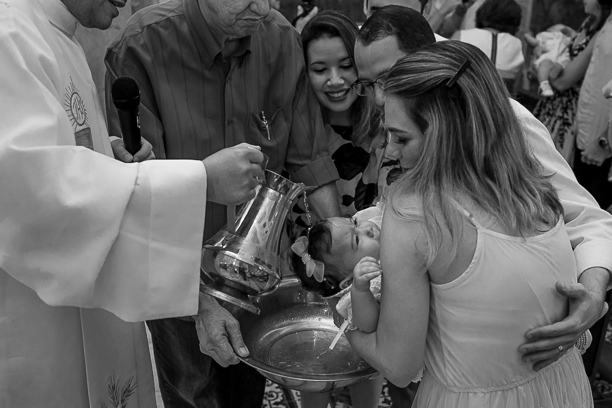 Batizado Maya na igreja das graças em Recife Pernambuco foto de Claudio Cerri para o Super Click