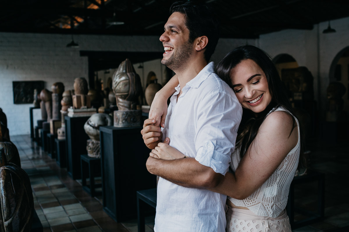 ensaio Casal Pre wedding na oficina Francisco Brennand em Recife de Swhellem e Lucas pelo SuperClick
