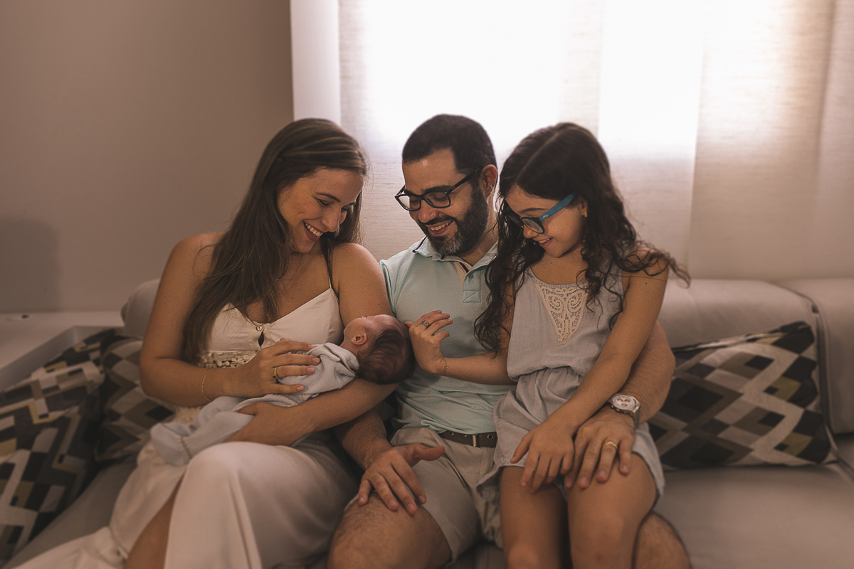 ensaio familia lifestyle em recife com bebê newborn foto feita por claudio cerri do super click