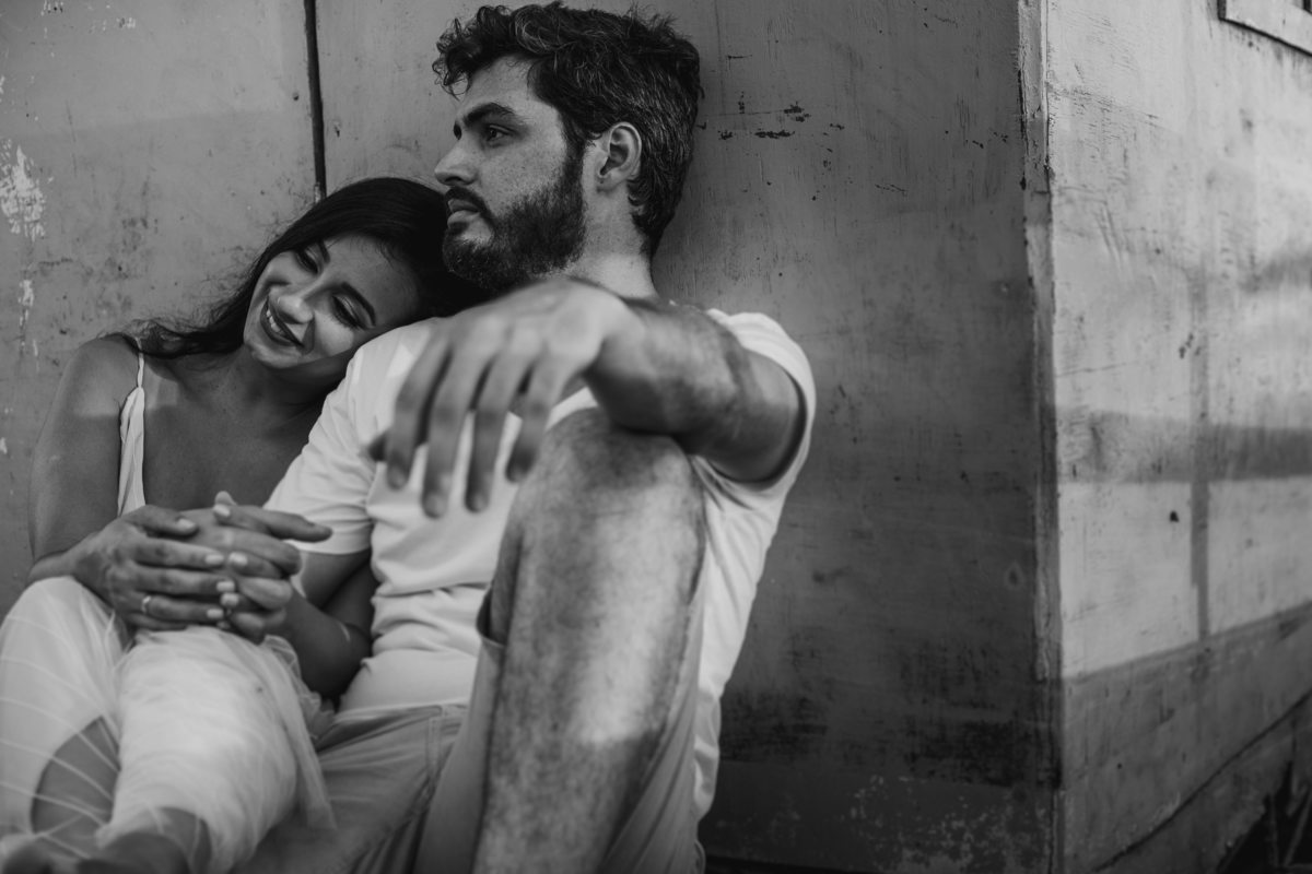 Ensaio pre wedding de Cassia e Lucas na praia de Maracaipe Pernambuco por do sol