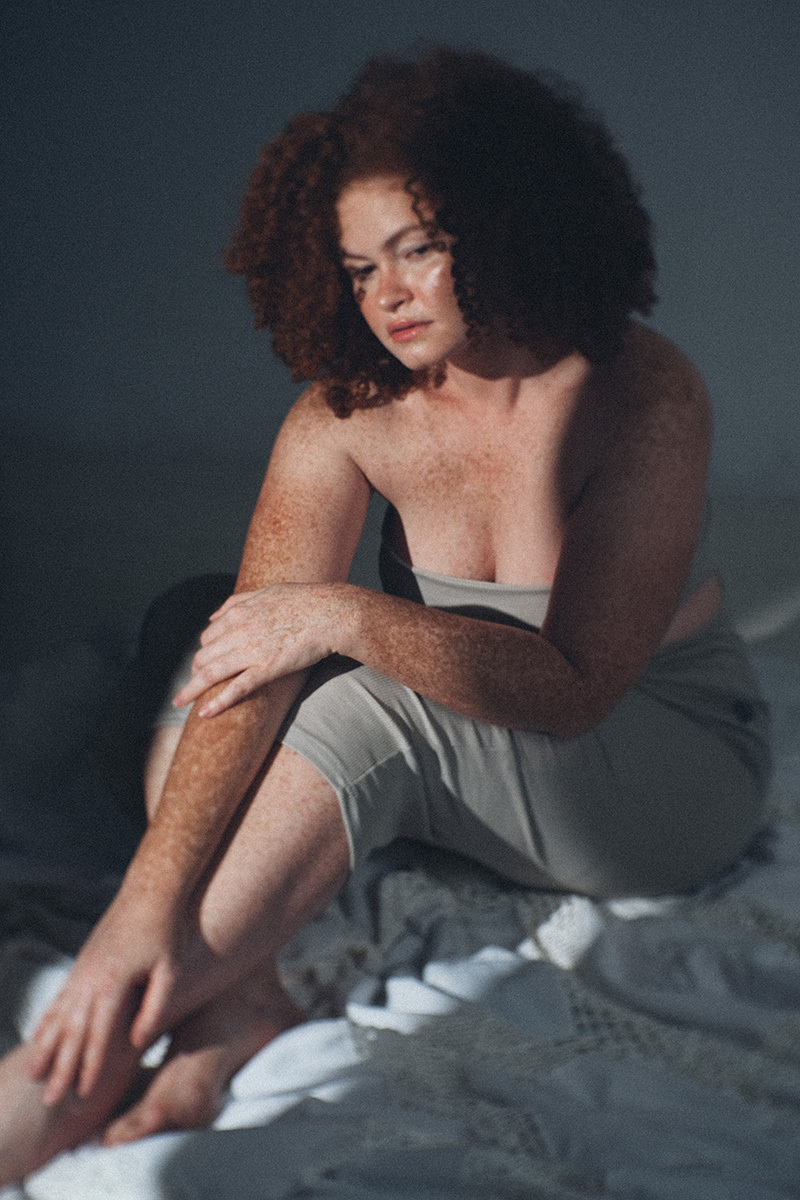 beleza, mulheres, mulher, preta, ruiva, cabelo cacheado, editorial, palmas, tocantins, copo de leite, ensaio de estudio, fotogrado premiado, beauty, publicidade, cabelo,