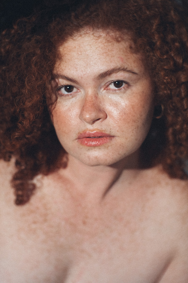 beleza, mulheres, mulher, preta, ruiva, cabelo cacheado, editorial, palmas, tocantins, copo de leite, ensaio de estudio, fotogrado premiado, beauty, publicidade, cabelo,