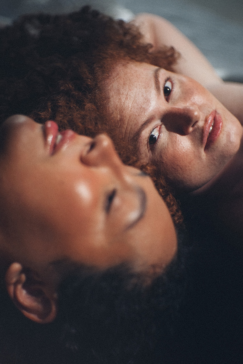 beleza, mulheres, mulher, preta, ruiva, cabelo cacheado, editorial, palmas, tocantins, copo de leite, ensaio de estudio, fotogrado premiado, beauty, publicidade, cabelo,