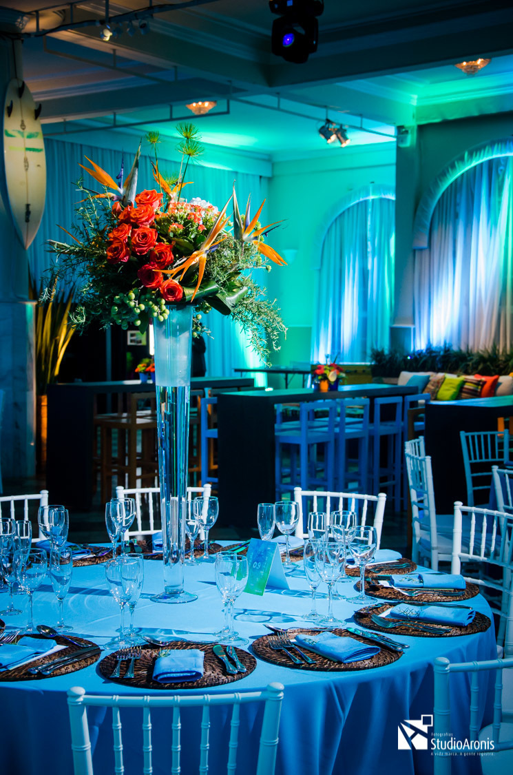 Decoração e Ambientação com flores em festa judaica de Bar Mitzvah no Leopoldina Juvenil - Salão Imperatriz - Porto Alegre - RS - Alla Festas e Eventos