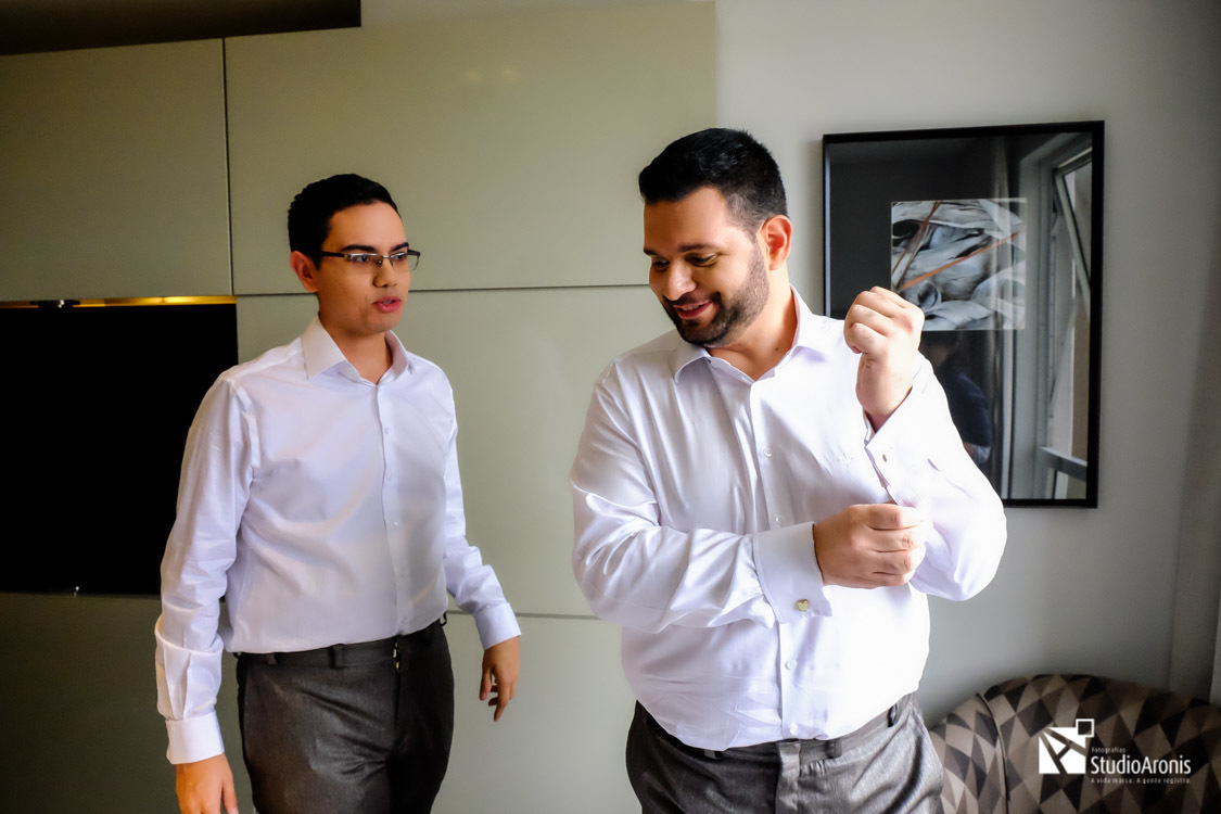 Preparativos dos noivos antes do casamento - homoafetivo