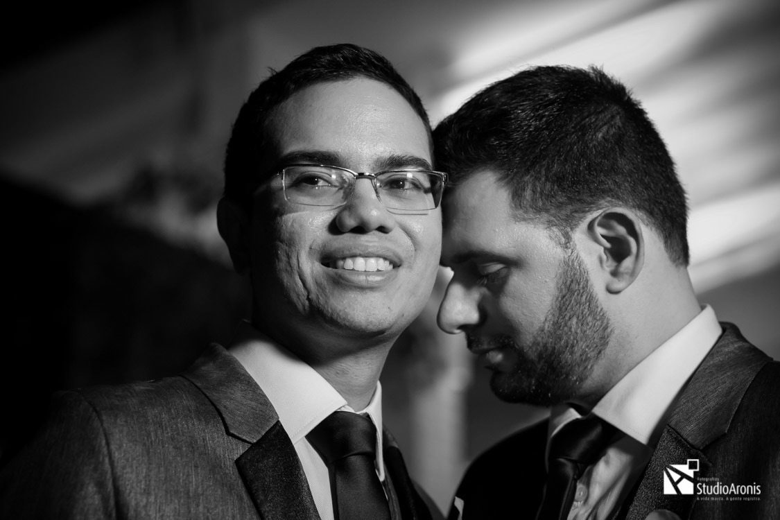 Book dos noivos em Casamento - Fotos em Preto e Branco - Poses