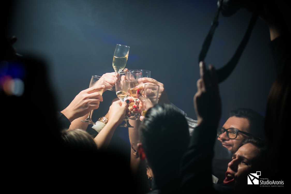 brinde durante recepção de casamento em Porto Alegre