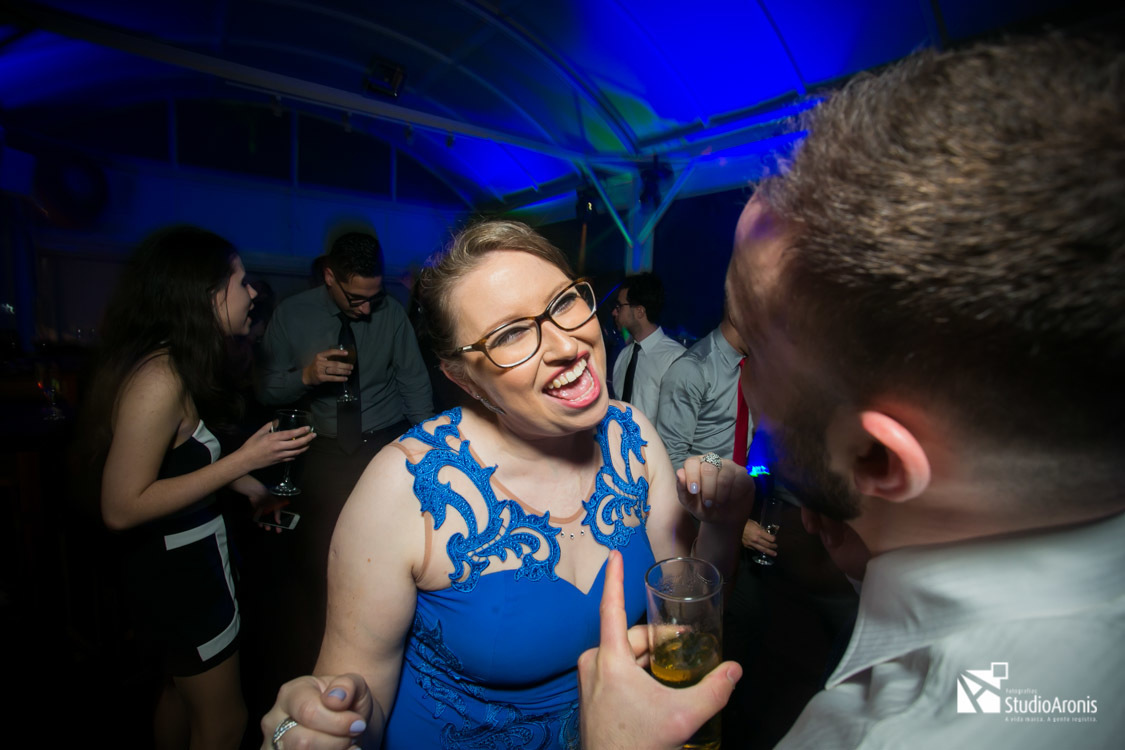 Fotos divertidas com convidados em casamento 