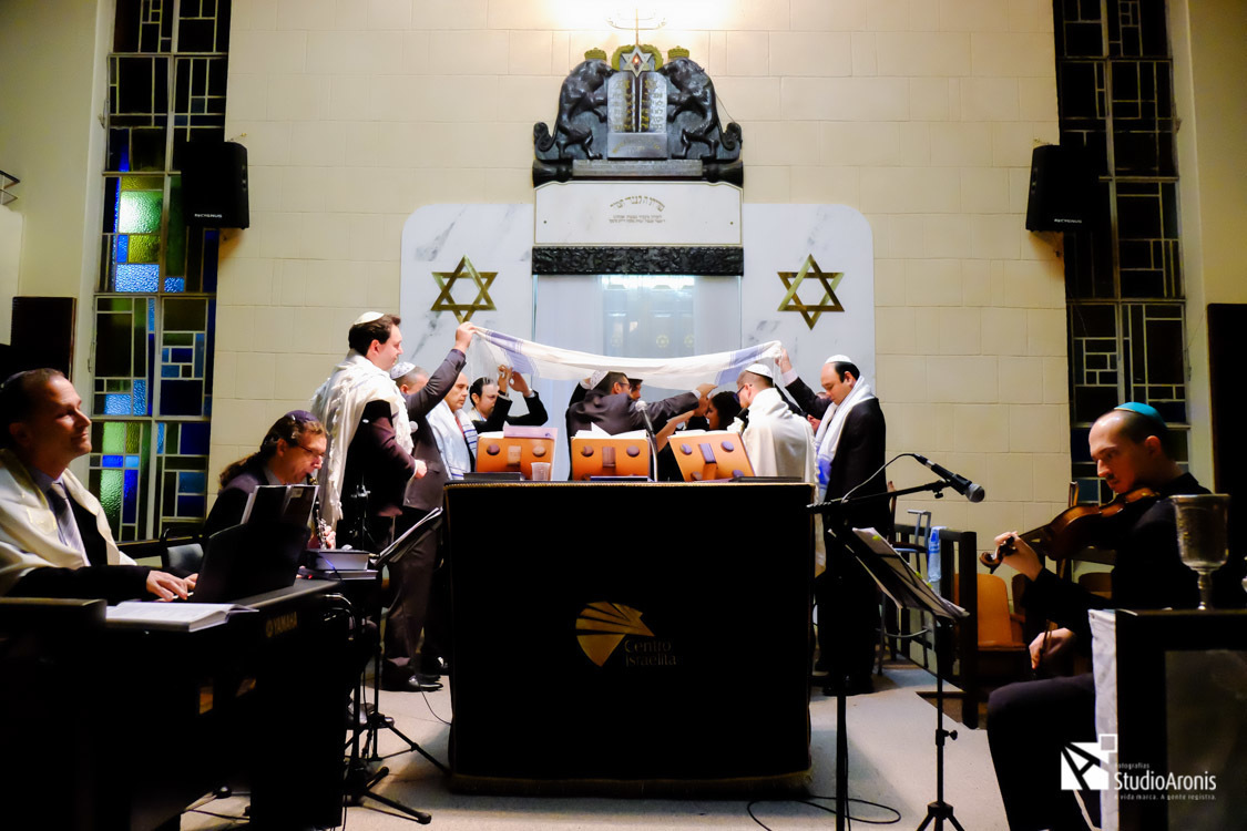 Benção Judaica em Bat Mitzvah realizado na Sinagoga Centro Israelita em Porto Alegre