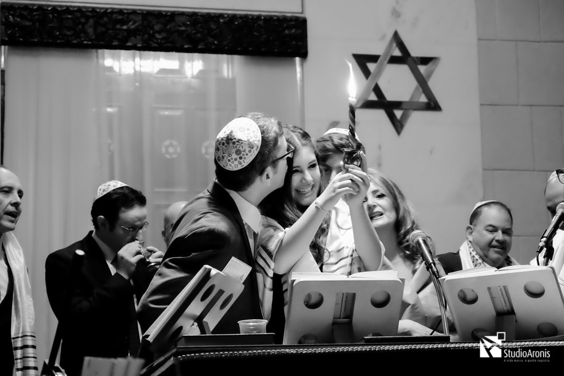 Fotos espontâneas e originais de bat mitzvah em Porto Alegre - Studio Aronis - Fotógrafo especializado em registro de eventos e festas judaicas, bar e bat mitzvah