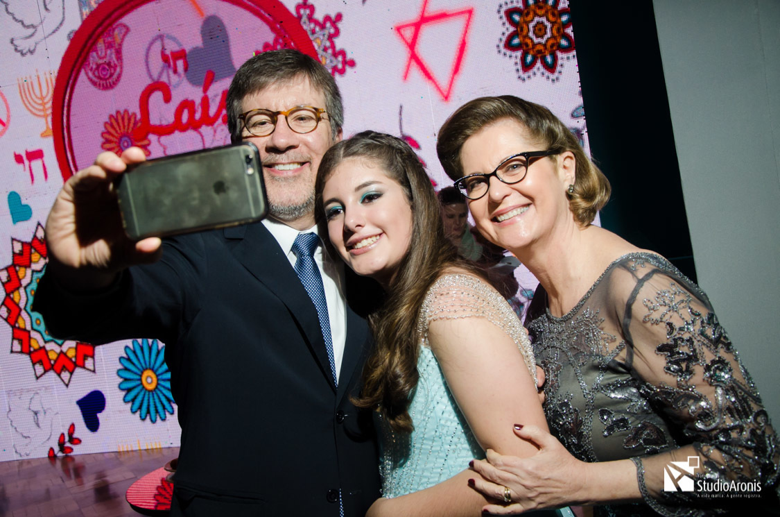 selfie em bat mitzvah