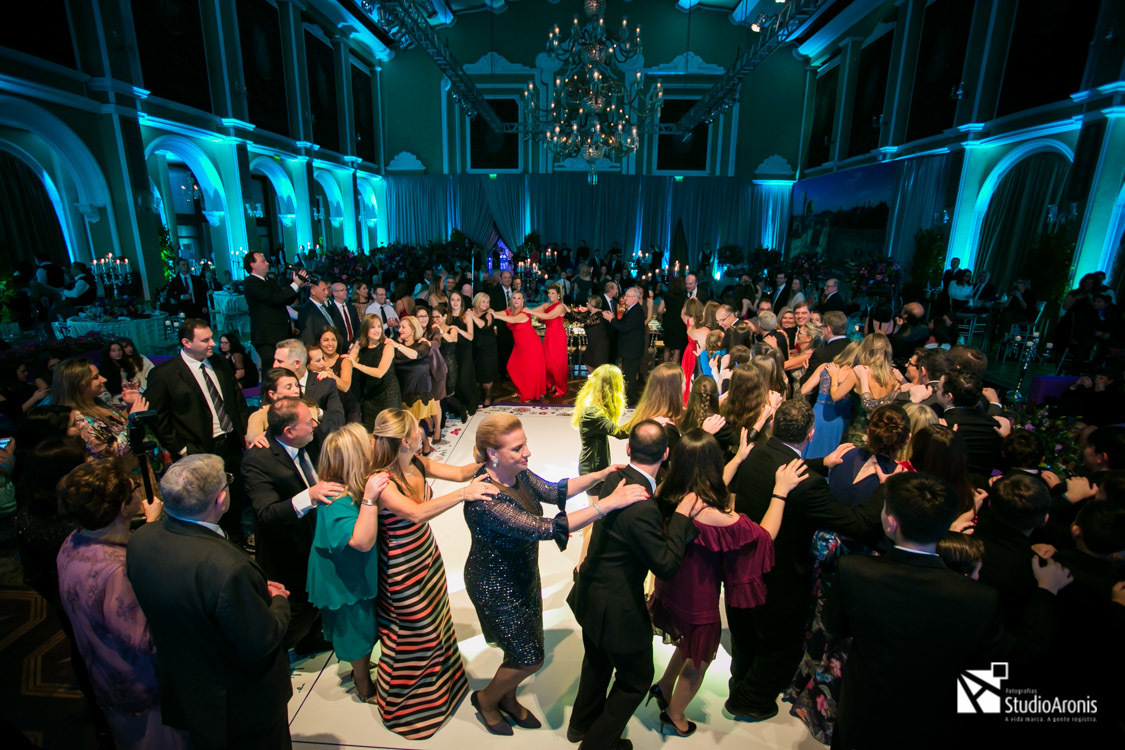 Danças tradicionais judaicas em bat mitzva leopoldina juvenil - porto alegre - brasil - studio aronis fotografias