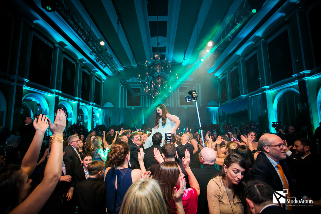 Dança tradicional judaica de bat mitzvah - Dança da Cadeira - Levantando na cadeira - porto alegre - brasil - studio aronis 