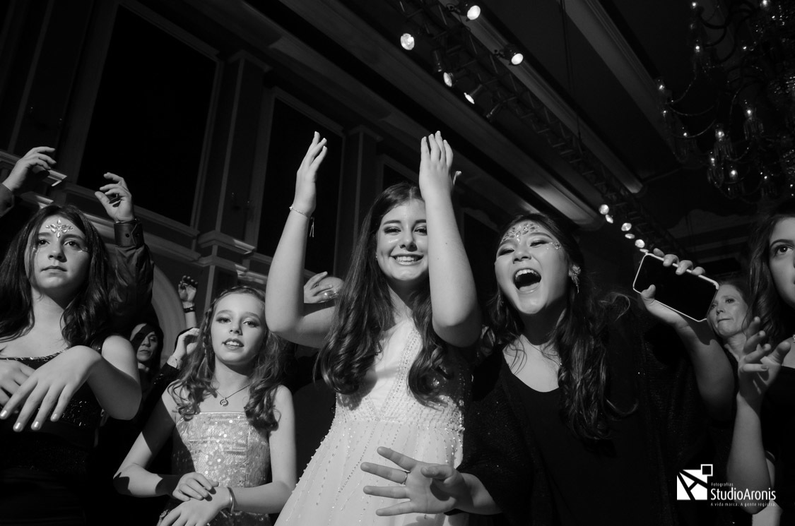 Fotos de danças judaicas em bat mitzvah